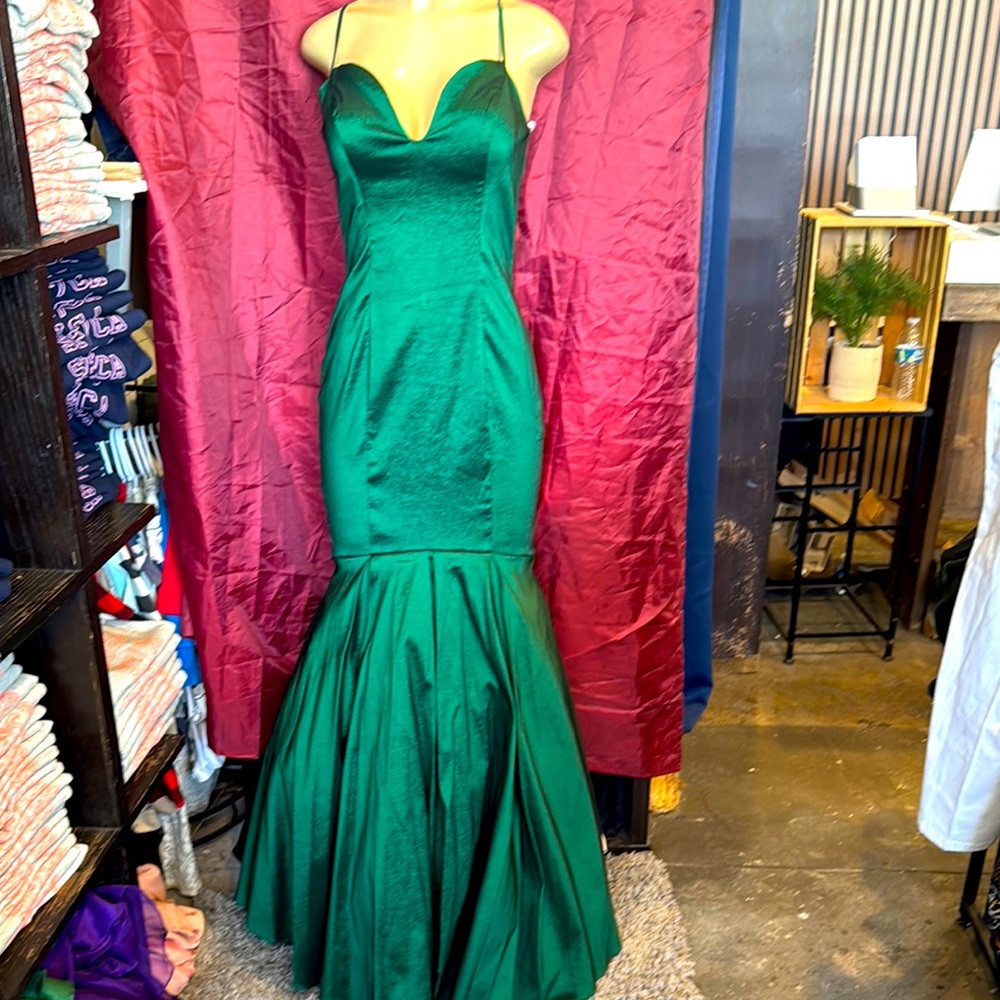 Elegant Green Evening Gown
